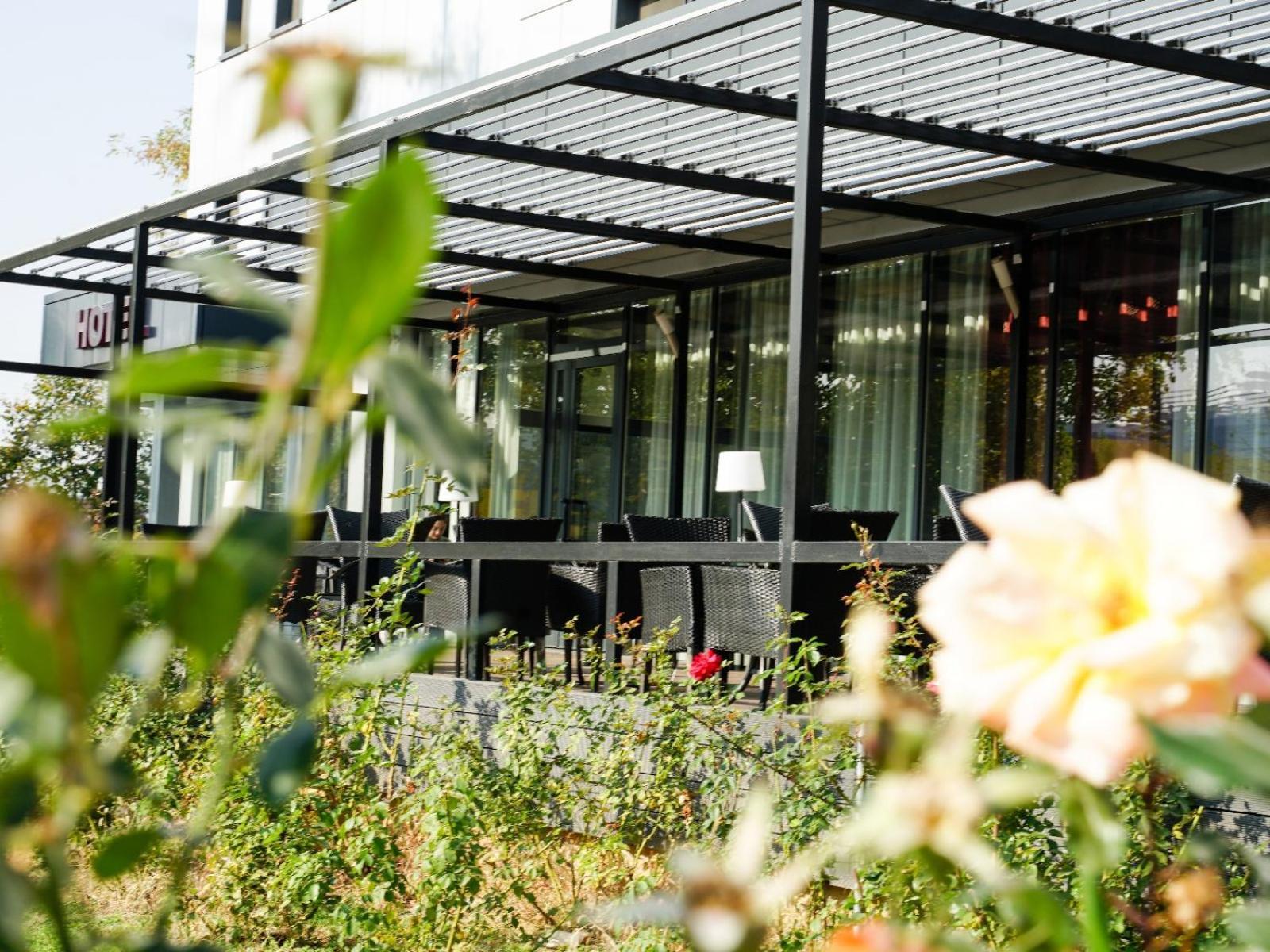 Hotel Criss Bukarest Kültér fotó