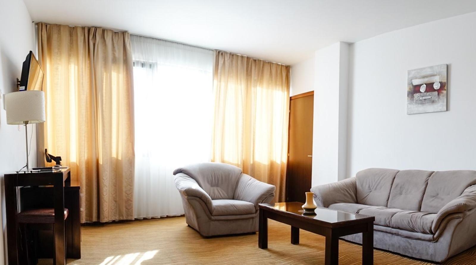 Hotel Criss Bukarest Kültér fotó