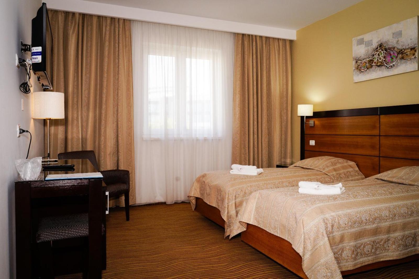 Hotel Criss Bukarest Kültér fotó