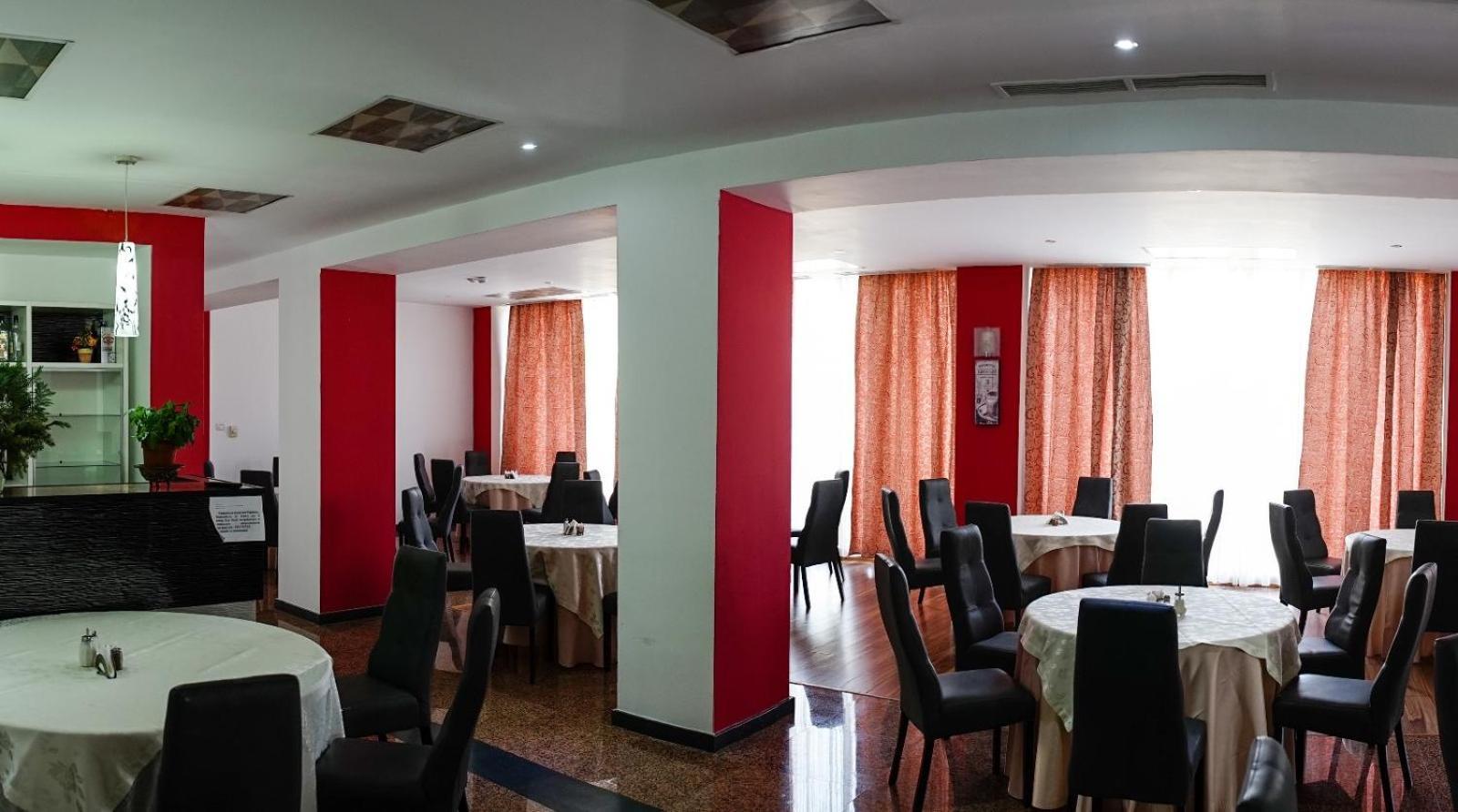 Hotel Criss Bukarest Kültér fotó