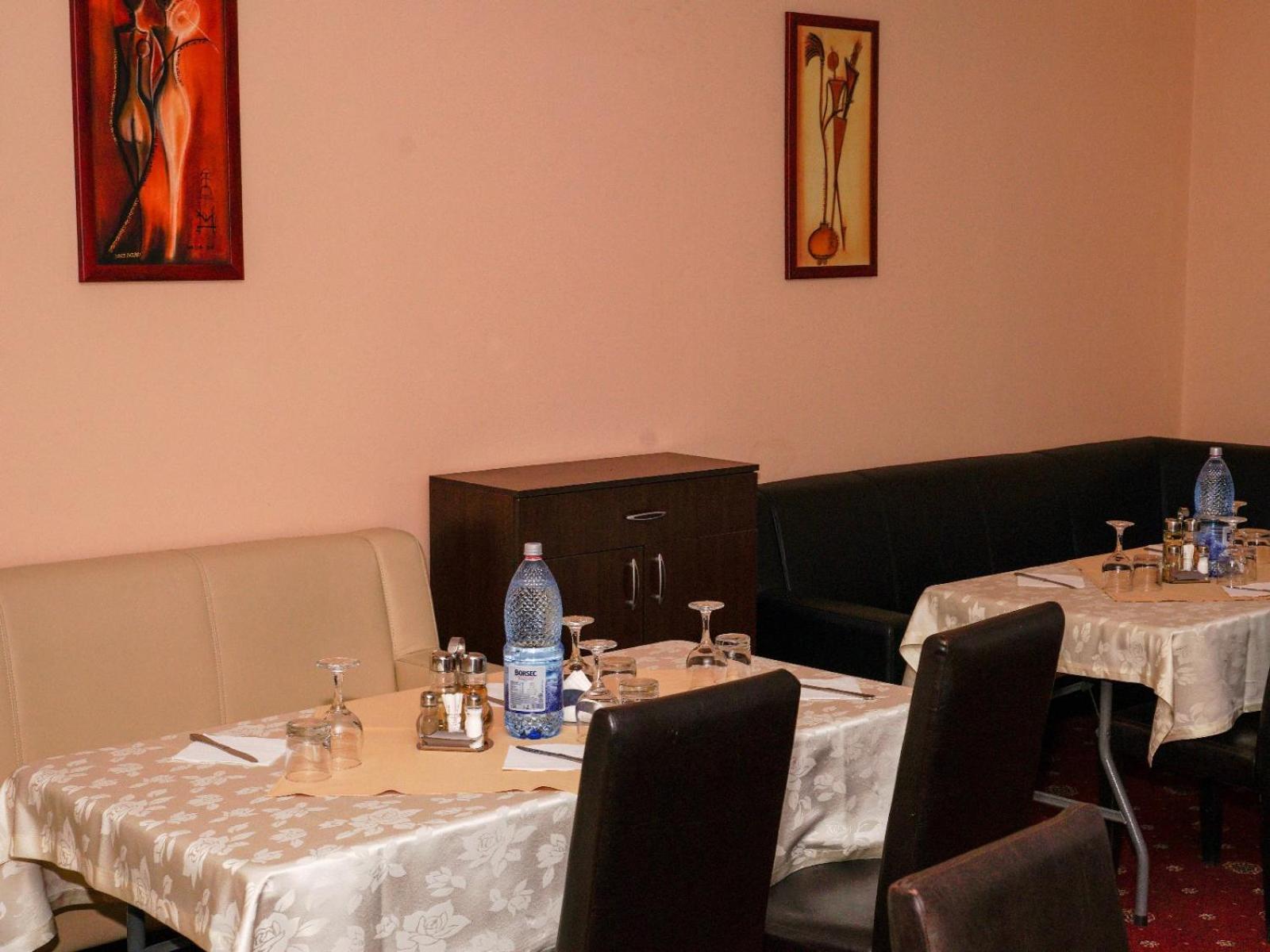 Hotel Criss Bukarest Kültér fotó