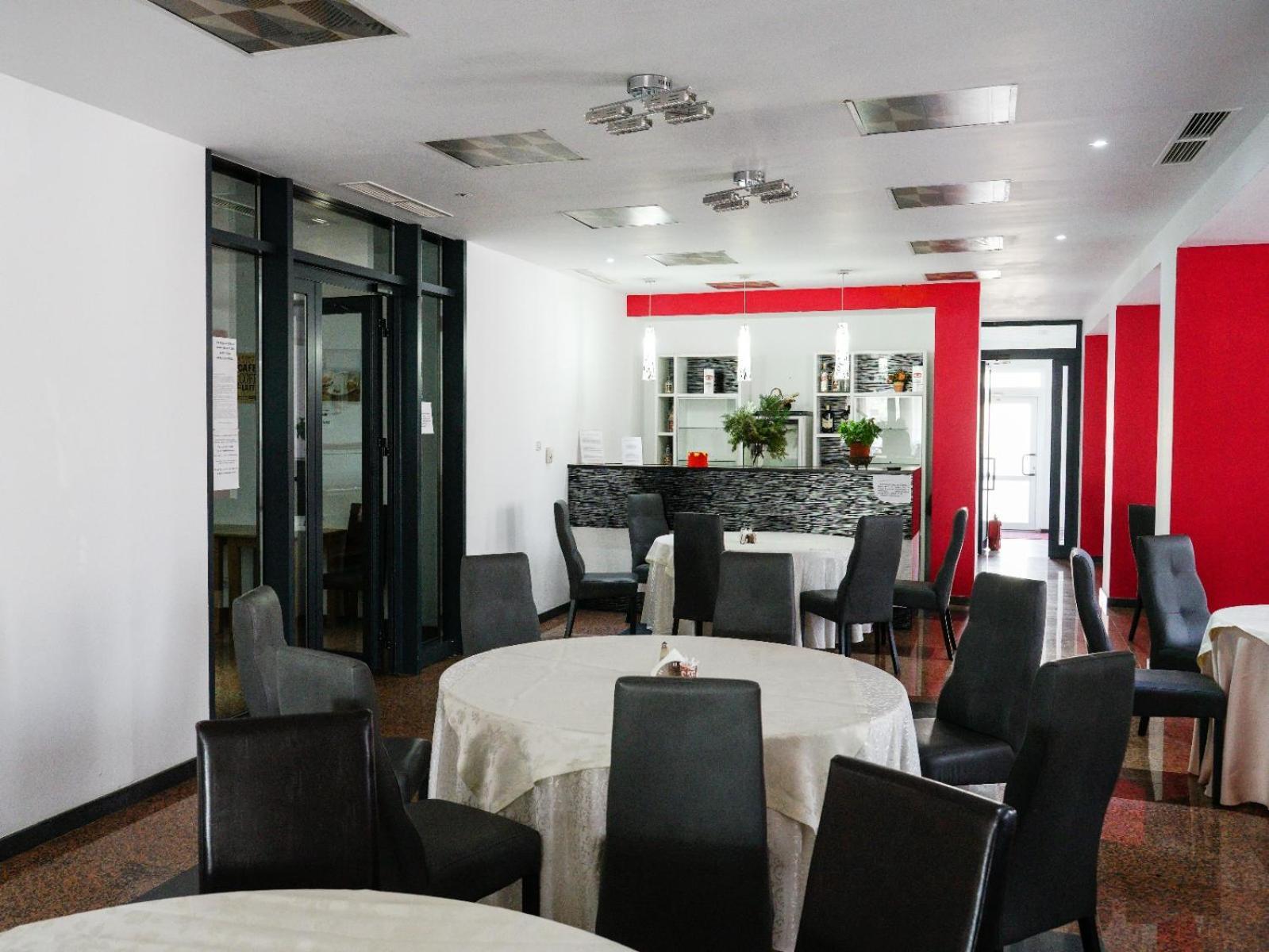 Hotel Criss Bukarest Kültér fotó
