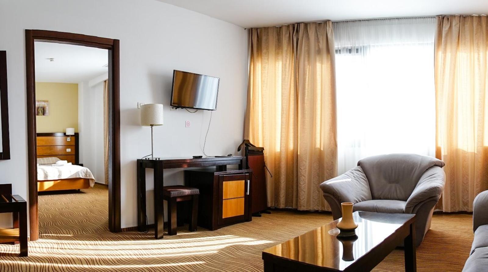 Hotel Criss Bukarest Kültér fotó